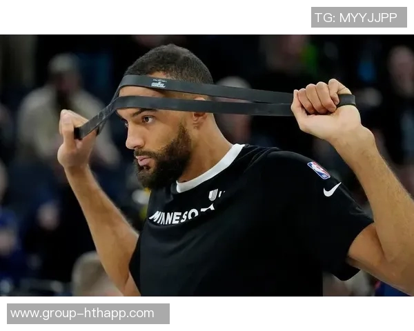 里德轻松砍下20分11篮板3助攻2抢断1盖帽展现全能表现